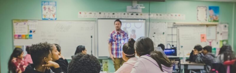 Transmettre à l’ère de l’IA : adopter les outils, formaliser les savoirs